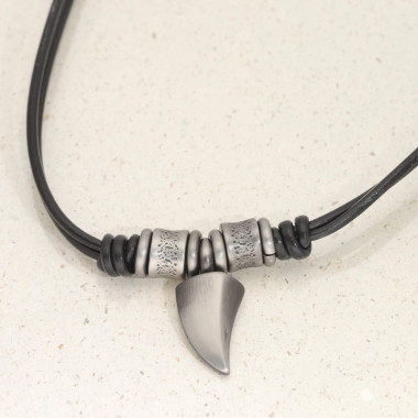 Collier Dent de Requin ETIKA en Acier et Cuir Noir - AE-C70075